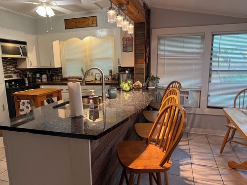 Charming 2-bedroom cottage 3 miles from Historic downtown Aiken!