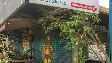 Fachada de la propiedad