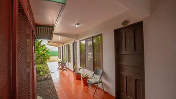 Tremannsrom – classic, privat bad, bakgårdsutsikt | Wi-fi (inkludert)