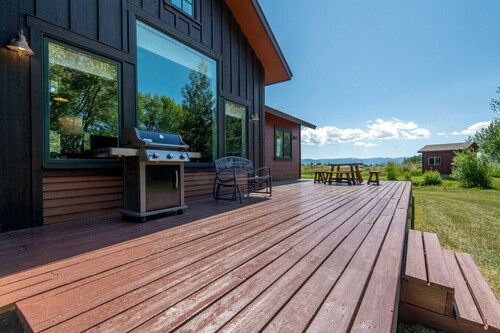 Breezy Creek Escape - Near Targhee!