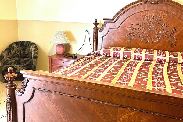 Standard Single Room, 1 King Bed, Smoking | Free WiFi