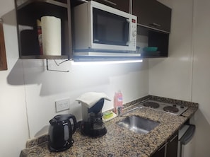 Traditional Apartment, Air conditioning, City View | Private kitchen