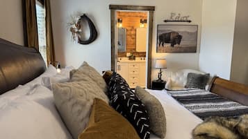 4 bedrooms, desk, iron/ironing board, travel crib
