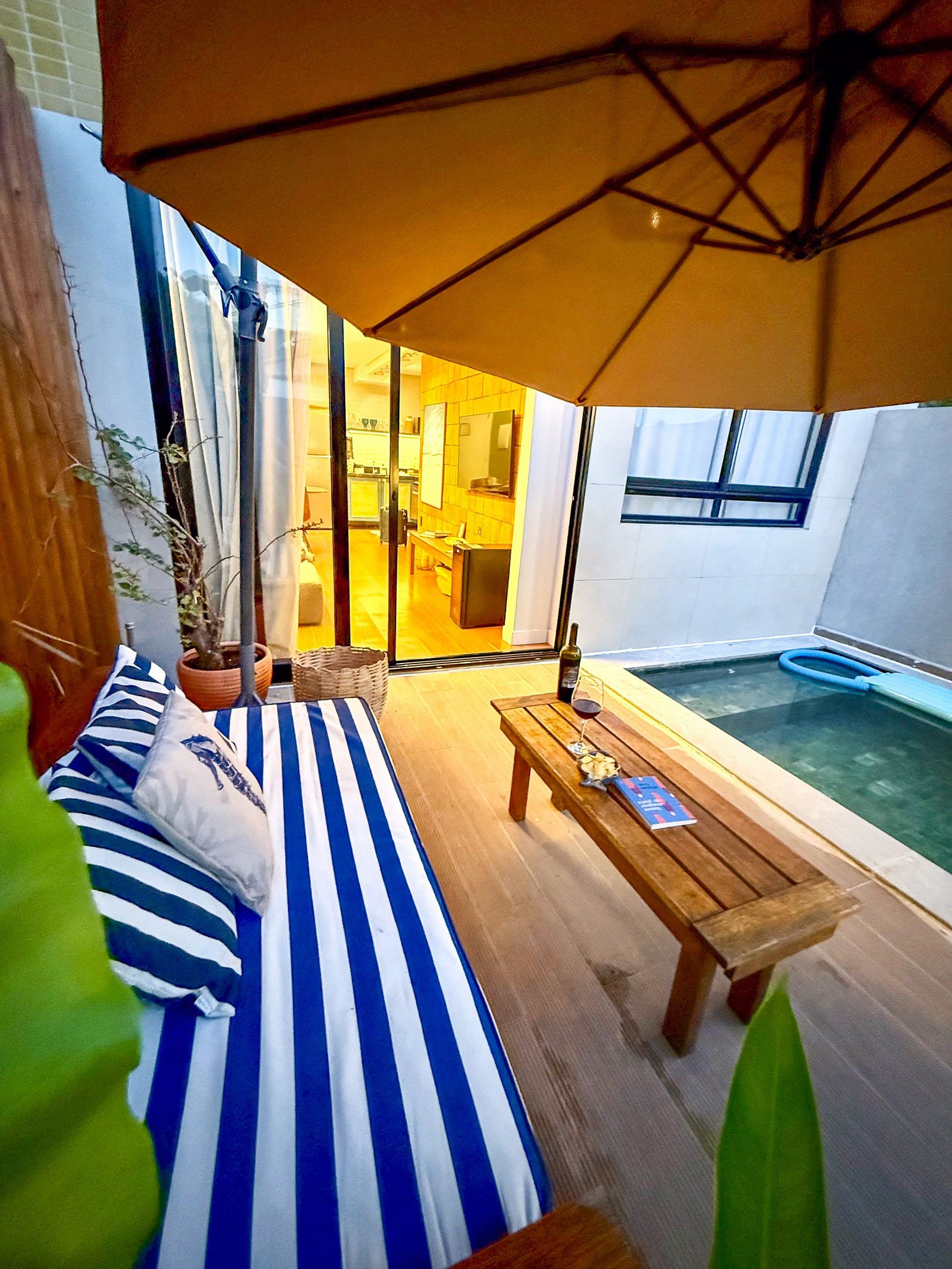 Deluxe Apartment | Pool