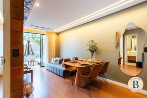 Deluxe Apartment | Dining