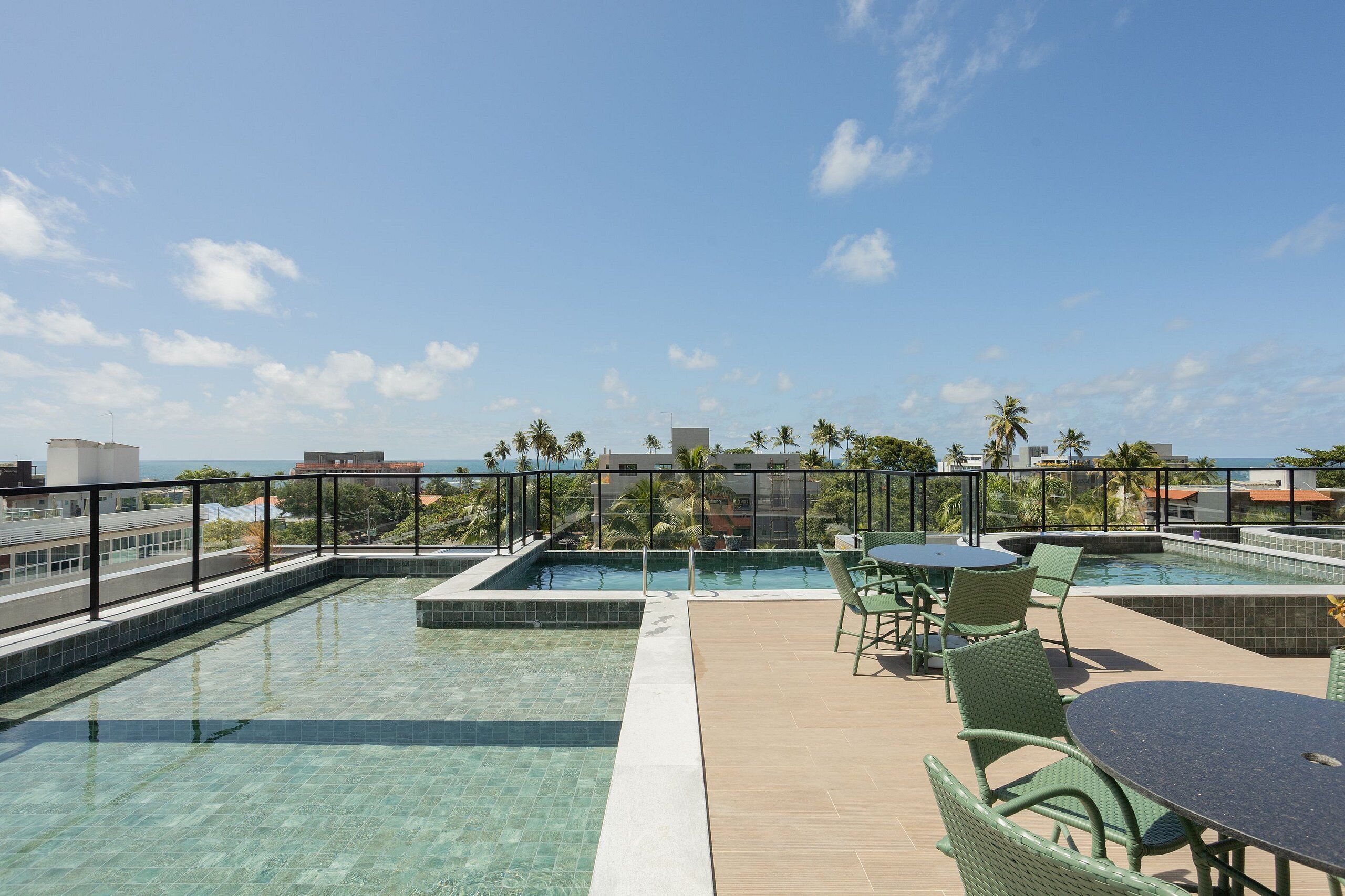 2 outdoor pools