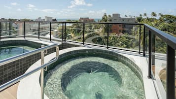 2 outdoor pools