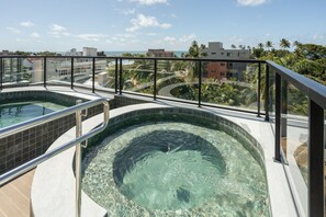2 個室外泳池