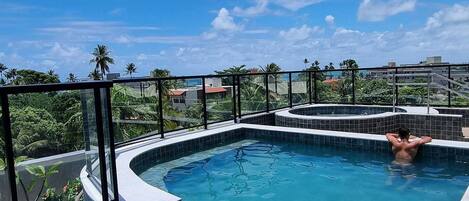 2 piscinas al aire libre