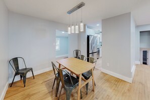 Dining - Cozy Split Level Pet Friendly Monthly Rental Home (Fayetteville)