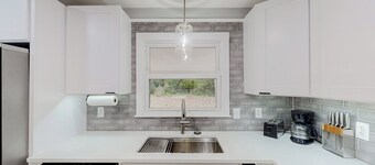 Cozy Split Level Pet Friendly Monthly Rental Home