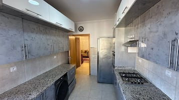 Forn, placa de cuina i rentaplats