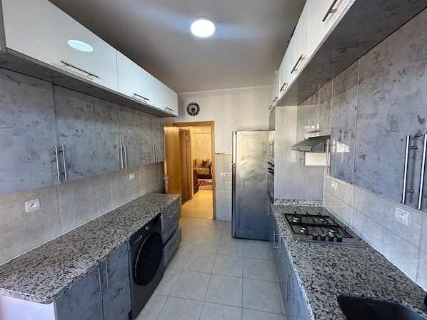 Oven, stovetop, dishwasher