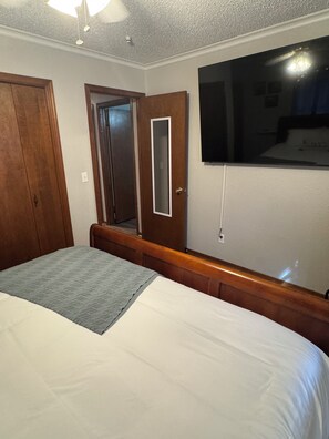 3 bedrooms, free WiFi, bed sheets