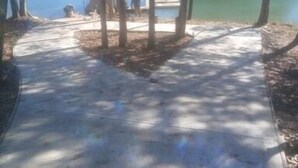 Property grounds - Forget Me Not Haven – 6BR Lakefront Home for Unforgettable Family Memories (Speedwell)