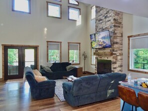 Smart TV, fireplace, ping pong