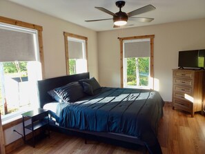 6 bedrooms, free WiFi, bed sheets, wheelchair access
