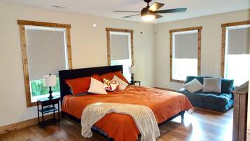 6 bedrooms, free WiFi, bed sheets, wheelchair access