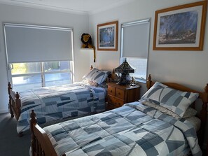 Iron/ironing board, free WiFi, bed sheets