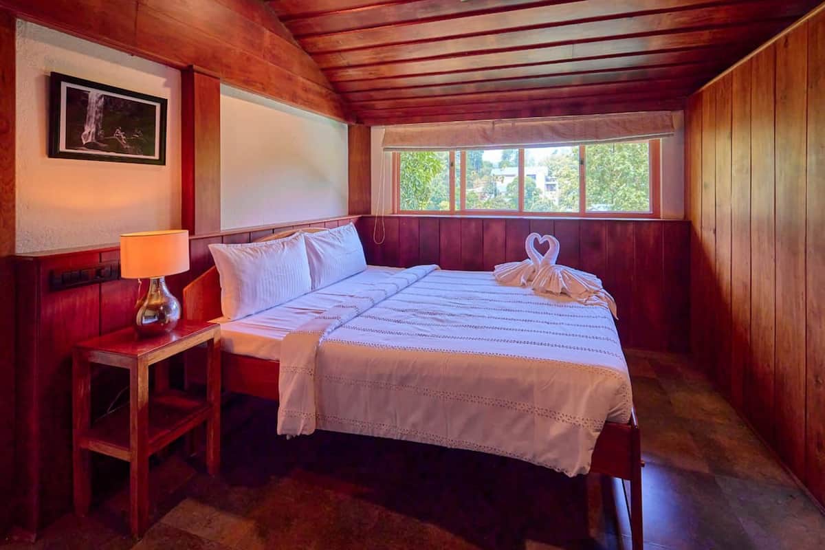 Standard Double Room, Garden View | Desk, laptop workspace, iron/ironing board (on request), WiFi (free)