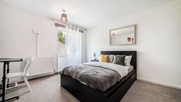 2 bedrooms, iron/ironing board, WiFi, bed sheets