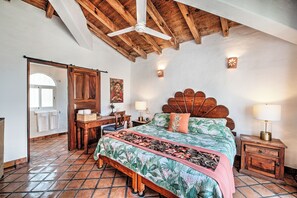 3 habitaciones, tabla de planchar con plancha, wifi y ropa de cama 