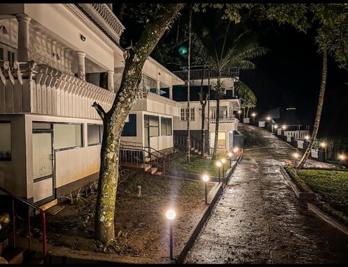 Aruvi Resort Munnar 