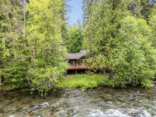 Dream River Cabin -- Riverfront