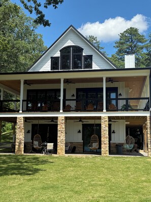Exterior - Luxurious Lakefront retreat with own private dock. (Chapin)