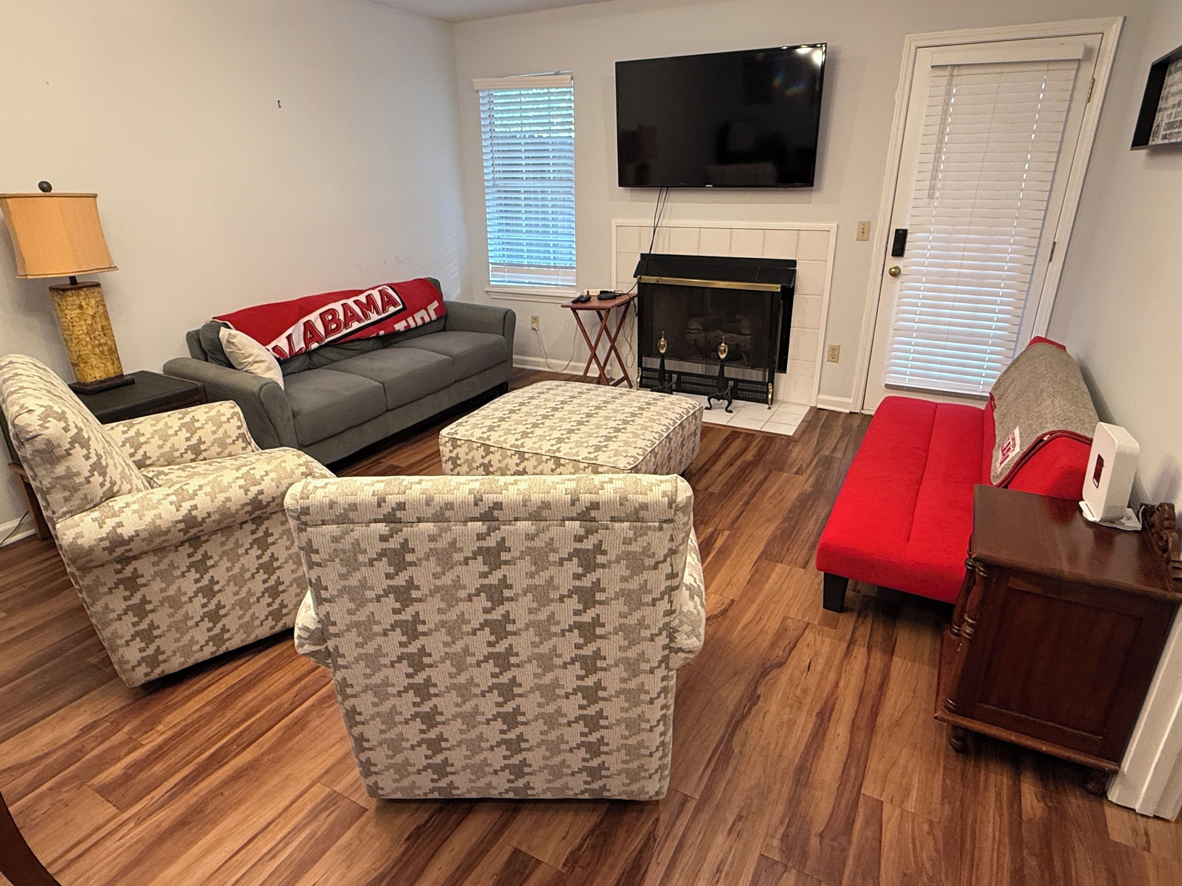Smart TV, fireplace, DVD player, video library