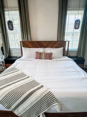 3 bedrooms, iron/ironing board, WiFi, bed sheets