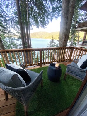 Terrace/patio - Luxe studio “Blue Hayden”with Hayden Lake private dock access, & hot tub (Hayden)