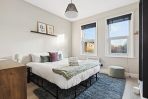 2 Schlafzimmer, Schreibtisch, Bügeleisen/Bügelbrett, kostenloses WLAN