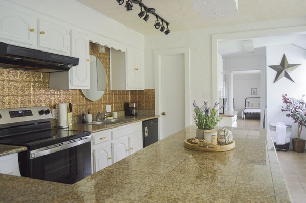 Microwave, oven, stovetop, dishwasher