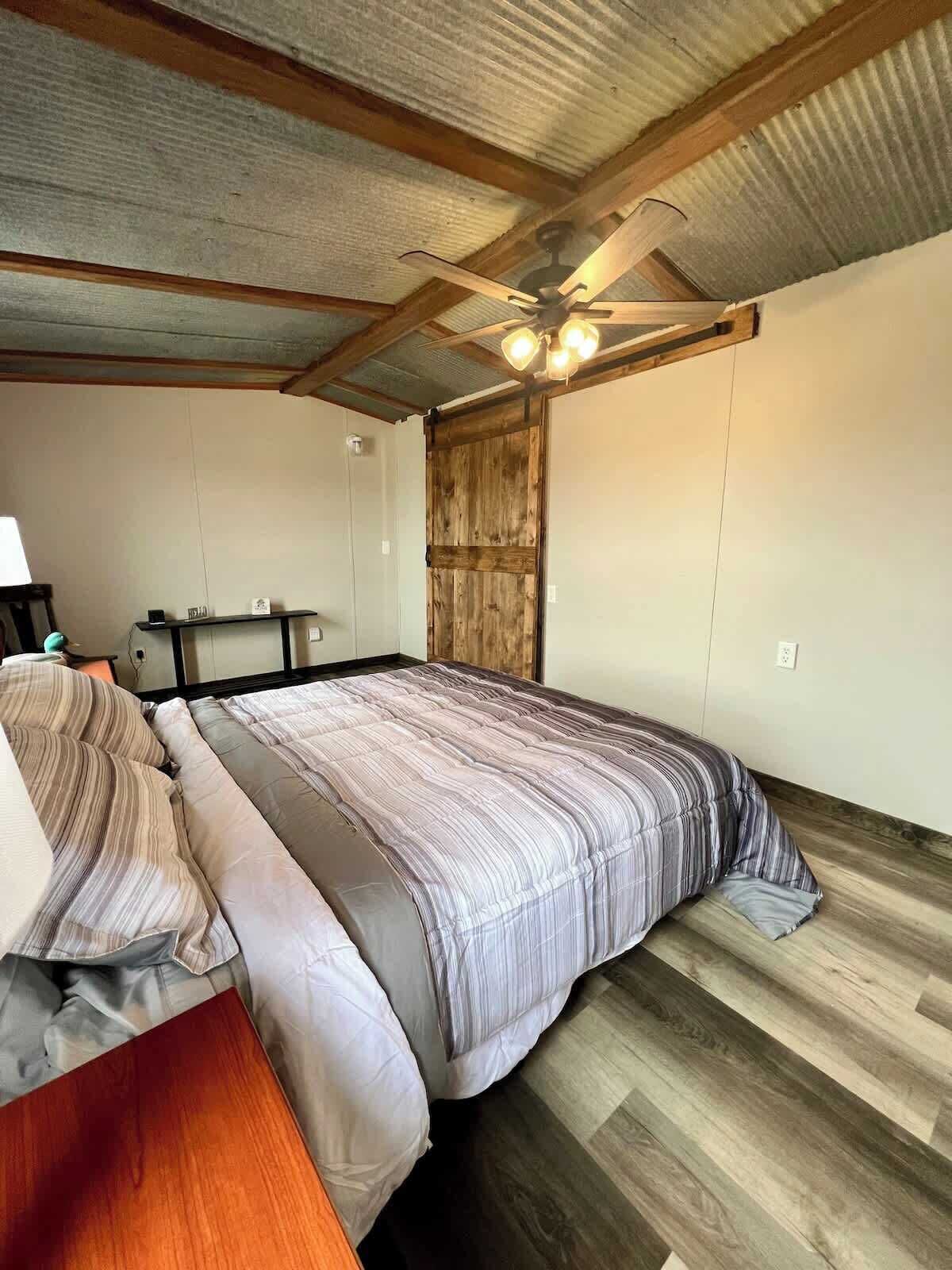 3 bedrooms, iron/ironing board, free WiFi, bed sheets