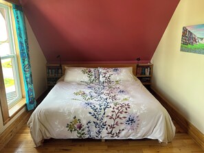 2 bedrooms, iron/ironing board, free WiFi, bed sheets - Cozy home in the heart of Advocate Harbour, Pet friendly! (Advocate Harbour)