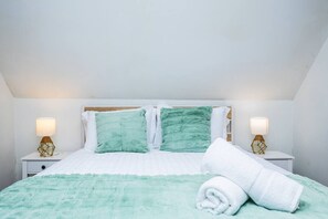 3 bedrooms, iron/ironing board, travel crib, WiFi