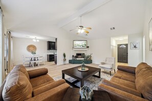 スマートテレビ、暖炉