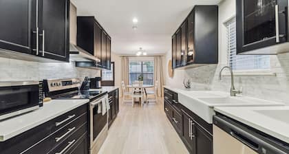 Charming 4-bedroom house with AC, WiFi in marvelous Richmond