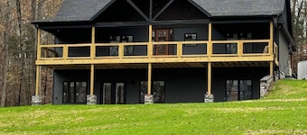 Private New 6-BR Nolin Lake Retreat with Fire Pit and Commercial Ice Maker