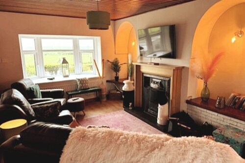 Causeway Headland Gem - 4BD Cottage Retreat