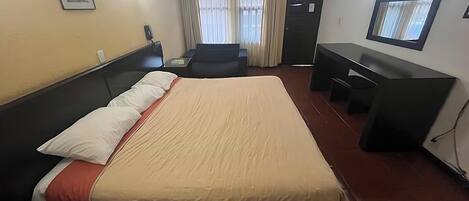 1 chambre, fer et planche à repasser, Wi-Fi, draps fournis