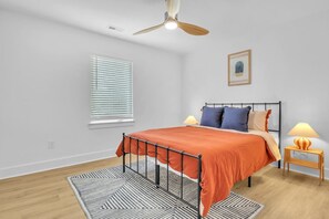 Desk, iron/ironing board, travel cot, WiFi