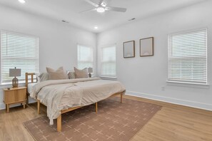 4 bedrooms, desk, iron/ironing board, travel crib