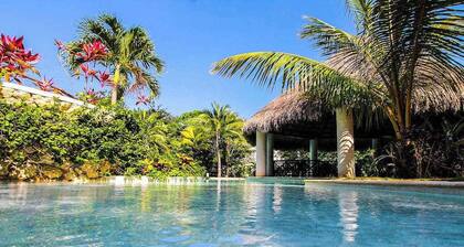 Air-conditioned penthouse with private rooftop, strong WiFi, pool & cabana