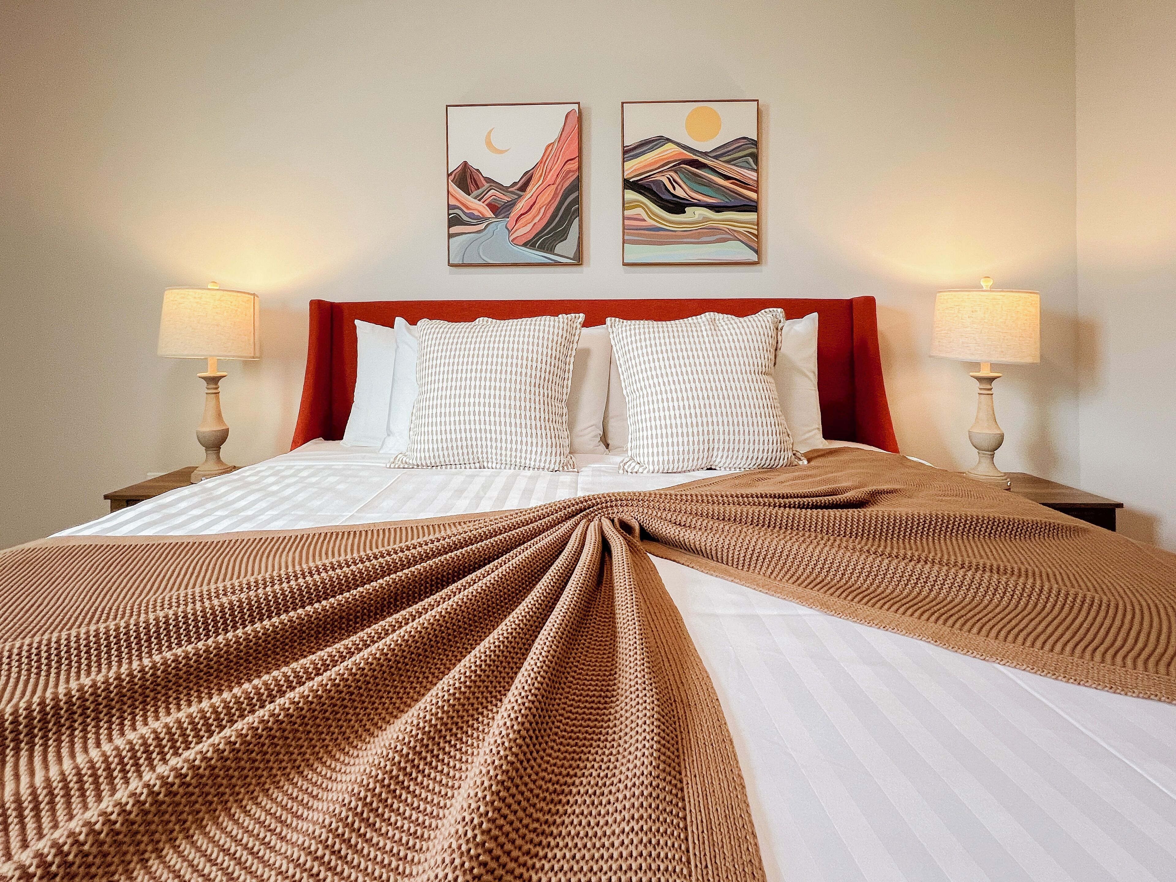 3 slaapkamers, een strijkplank/strijkijzer, wifi, beddengoed