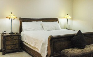 3 bedrooms, iron/ironing board, WiFi, bed sheets