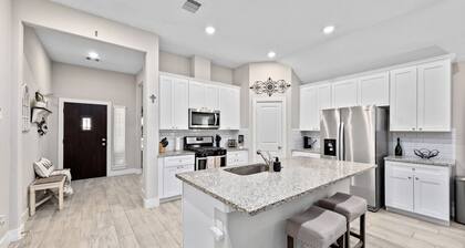 Family-Friendly Conroe Home with Garage Rec Room and Pets Welcome