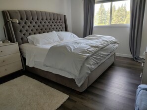 3 slaapkamers, een strijkplank/strijkijzer, wifi