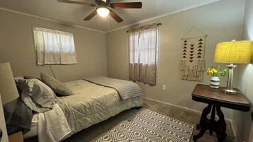 2 bedrooms, iron/ironing board, WiFi, bed sheets